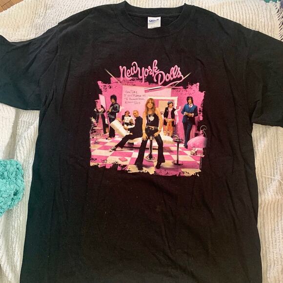 NWT NEW YORK DOLLS CONCERT BAND PHOTO TEE M - Picture 1 of 4